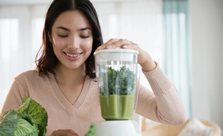 Maio Roxo: Como os sucos 100% fruta podem ser aliados da sua saúde intestinal
