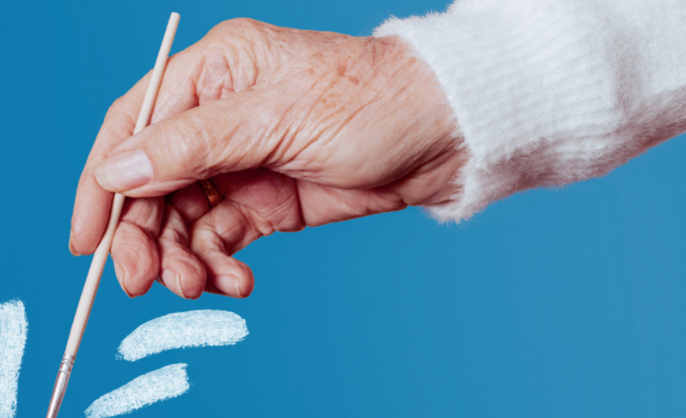 Cultivar um hobby depois dos 50 anos protege o cérebro contra o Alzheimer, aponta estudo