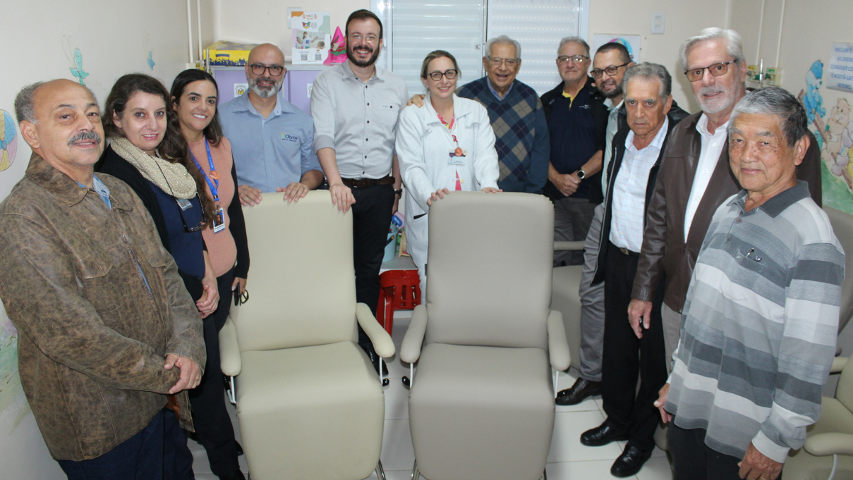 Rotary Club Marília de Dirceu doa 3 poltronas para a Pediatria da Santa Casa de Marília