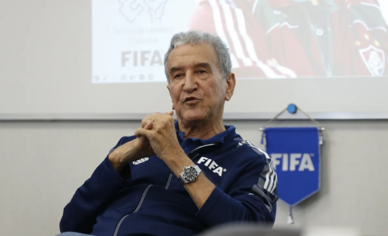 Parreira segue sedado na UTI: relembre quadro do ex-técnico da seleção
