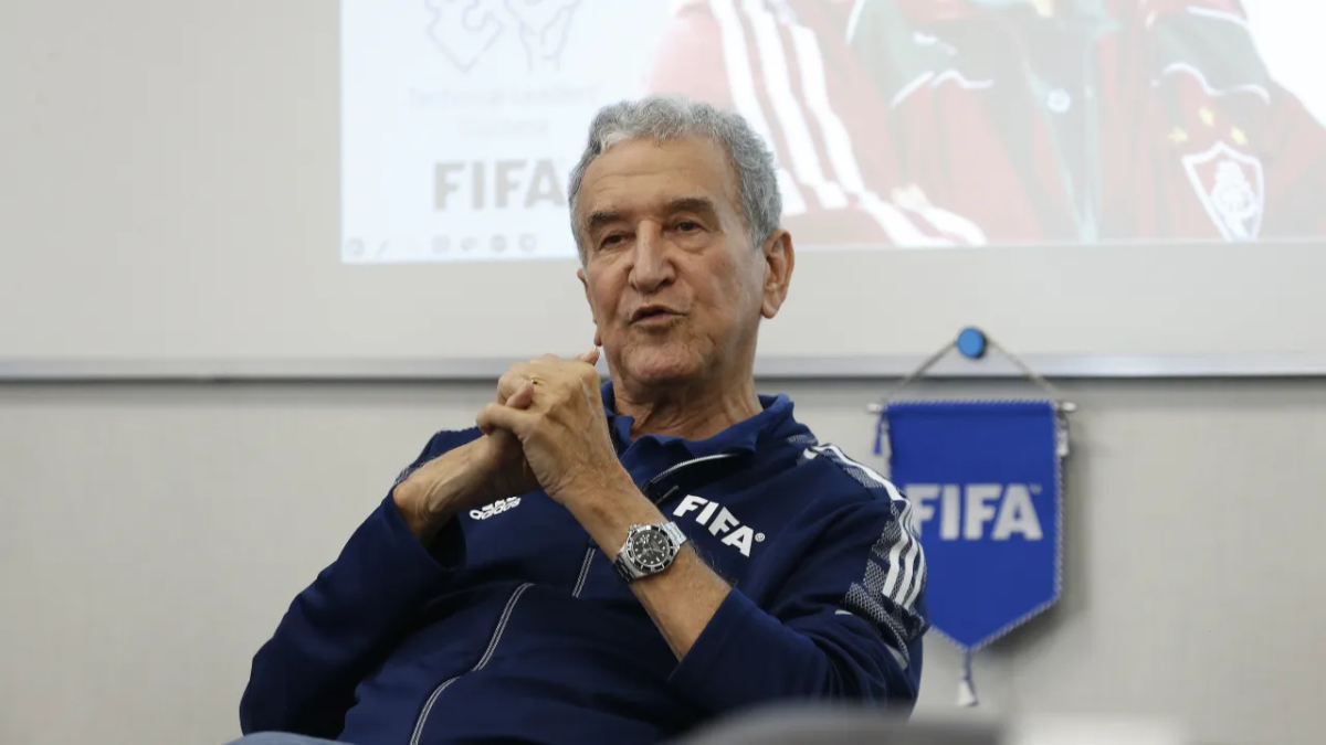 Parreira segue sedado na UTI: relembre quadro do ex-técnico da seleção