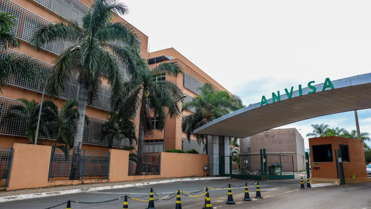 Anvisa determina recolhimento de dois antibióticos por desvio de qualidade