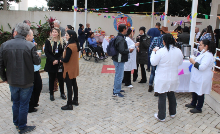 Festa Junina reúne pacientes, acompanhantes e profissionais na Oncologia da Santa Casa de Marília