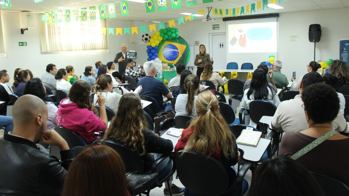 Palestra com psicóloga abre SIPAT 2026 da Santa Casa de Marília