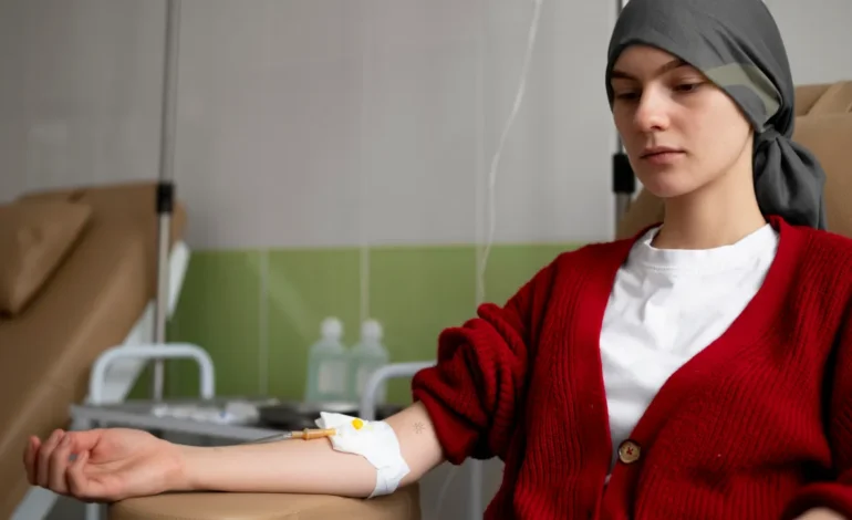 Pembrolizumabe: Como funciona a imunoterapia de alto custo que revolucionou a oncologia no Brasil