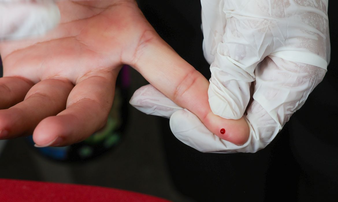 Brasil atinge meta internacional de redução da transmissão vertical de hepatite B e pede certificado à Opas