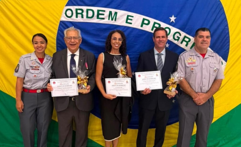 Santa Casa de Marília recebe homenagens na solenidade de aniversário de 56 anos do 10º Grupamento de Bombeiros