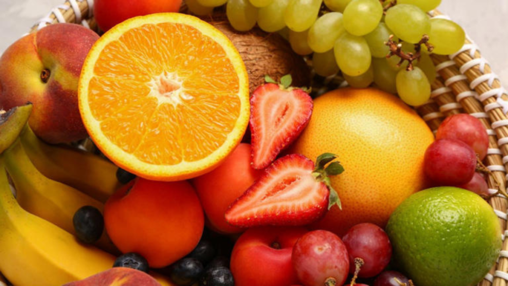 Quatro frutas indicadas por endocrinologistas para controlar o açúcar no sangue | revistasaudeemforma.com.br REVISTA SAUDE 6 2 1024x576