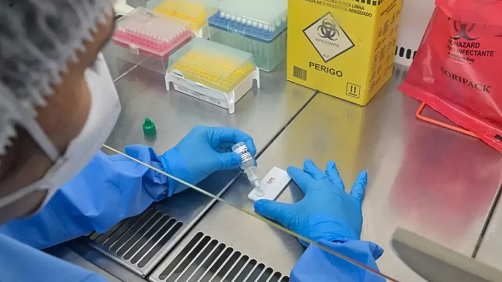 Anvisa atualiza regras sobre controle de qualidade em laboratórios | revistasaudeemforma.com.br SITE 2026 30 1024x576