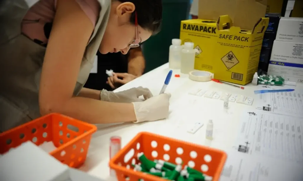Estudo sobre hepatites virais traça panorama da doença em onze anos | revistasaudeemforma.com.br hepatite tania rego 1024x613