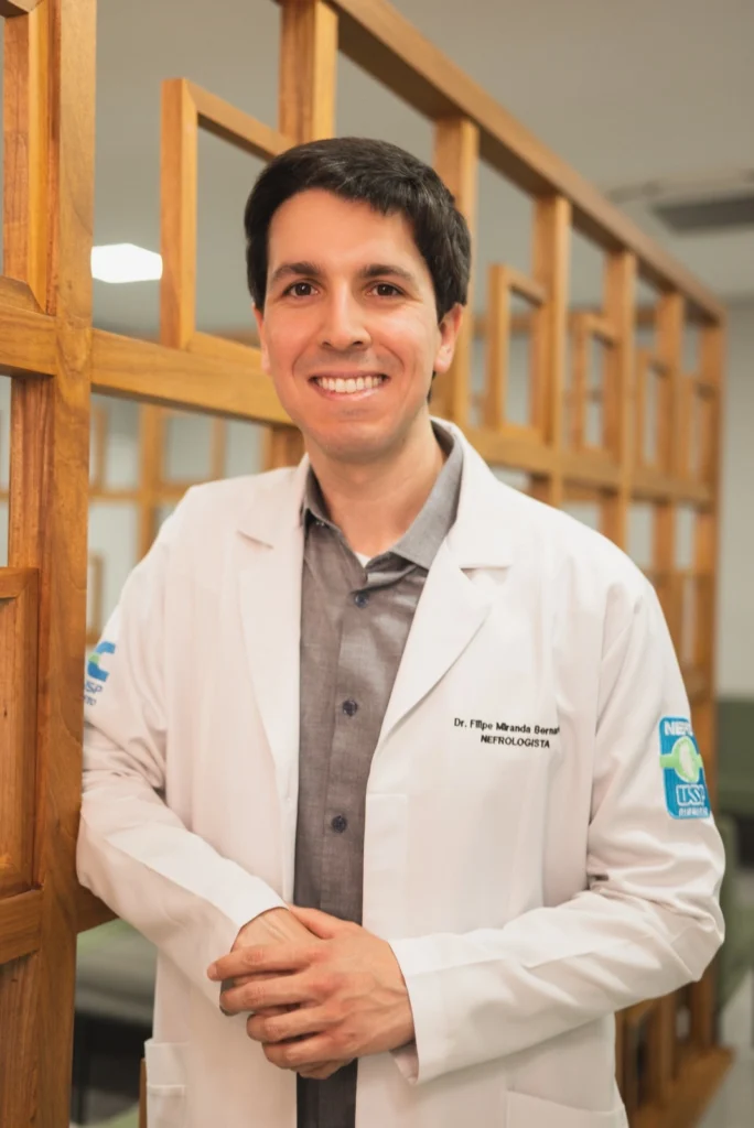 Setembro Verde: número de doações cresce, mas recusa familiar ainda é gargalo no processo | revistasaudeemforma.com.br Dr. Filipe Miranda Bernardes nefrologista 684x1024