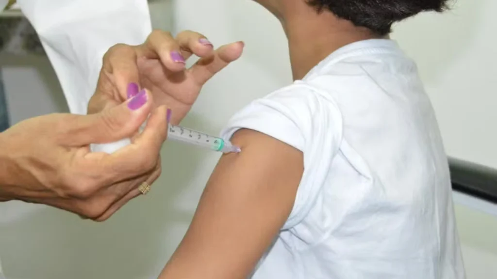 Ministério da Saúde amplia vacinação contra pneumonia e meningite no SUS | revistasaudeemforma.com.br Foto 2 1024x576