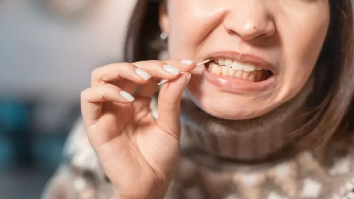 Por que aposentar o palito de dente? Conheça os riscos para a gengiva e as alternativas corretas