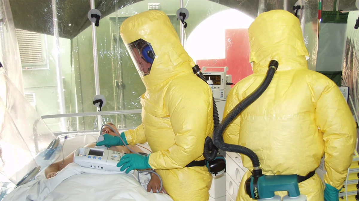 Negligência internacional em epidemias de ebola afeta populações vulneráveis, indica pesquisa