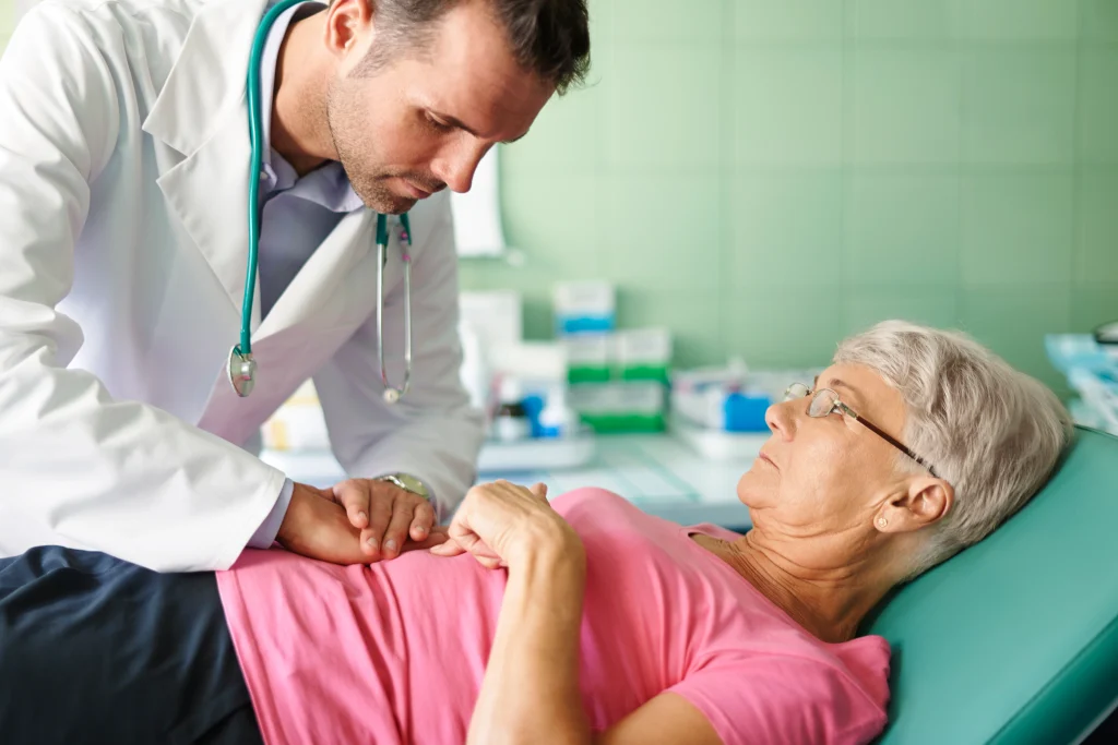 Endoscopia todo ano é necessária? Entenda quando o exame realmente é indicado | revistasaudeemforma.com.br this pain stomach is unbearable 1024x683