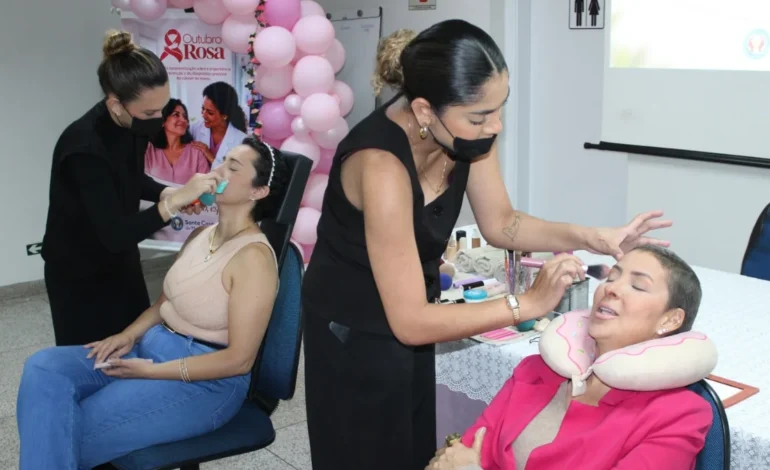Santa Casa de Marília realiza sessão de maquiagem para pacientes da Oncologia no Outubro Rosa