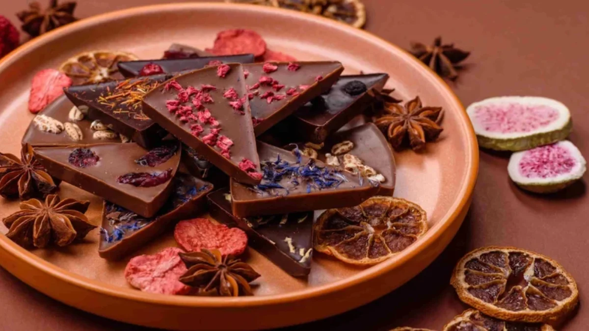 Chocolate amargo pode beneficiar o coração, mas exige atenção à dose e à qualidade