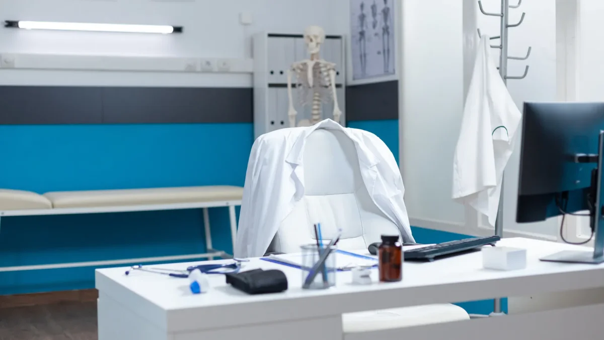 Médicos podem negar atendimento por posição política? Entenda o que diz a ética médica